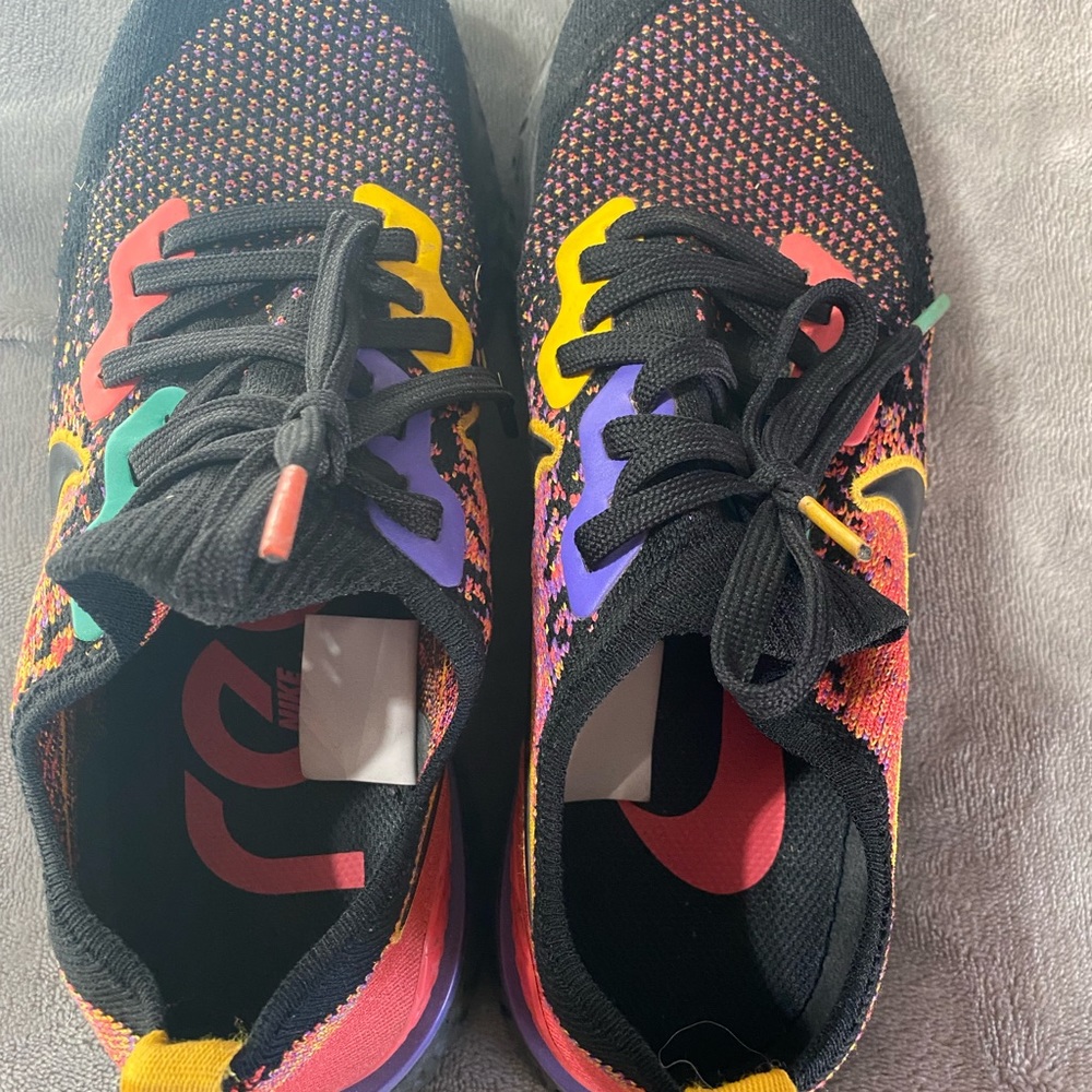 Nike fly knit running sneakers black purple yellow gold red coral shoes comfy